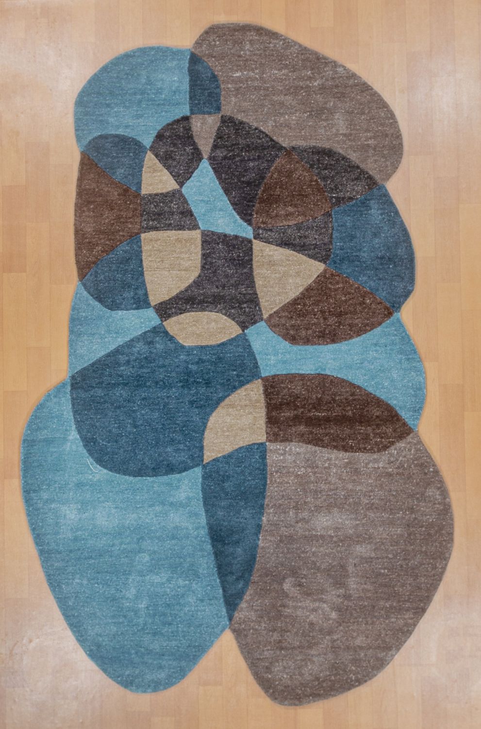 Handtufted Custom Shap